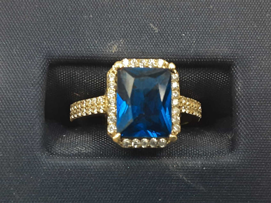 Women's Ring - Yellow Gold 14k (.585) 2.6 grams Size 7.5