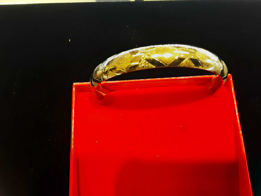 Bangle Bracelet - Yellow Gold 14k (.585) 9.5 grams 4 inch