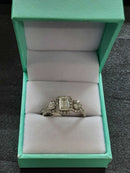 Women's Ring - White Gold 14k (.585) 4.3 grams Size 9.5