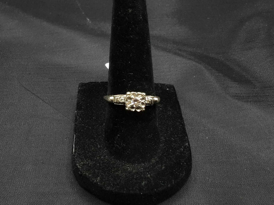 Women's Ring - Solitaire - White Gold 14k (.585) 2.6 grams Size 6.5