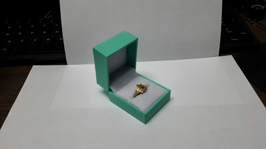 Women's Ring - Yellow Gold 18k (.750) 2.1 grams Size 5.5