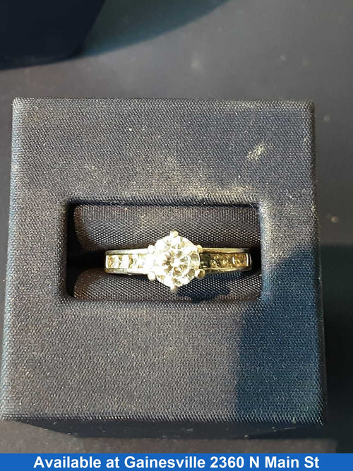 Women's Ring - Solitaire - Silver 3.6 grams Size 8