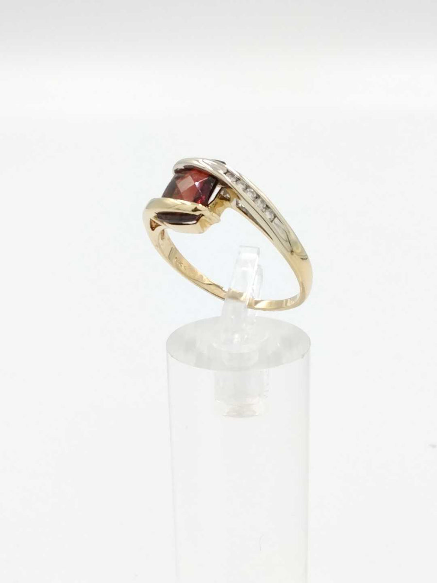 Women's Ring - Yellow Gold 14k (.585) 3.9 grams Size 8