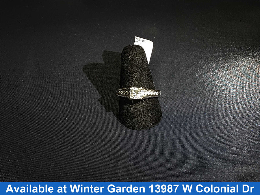 Women's Ring - Solitaire - White Gold 14k (.585) 5.7 grams Size 7.5