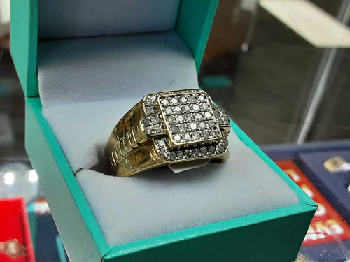 Men's Ring - Yellow Gold 10k (.417) 6.3 grams Size 8.5