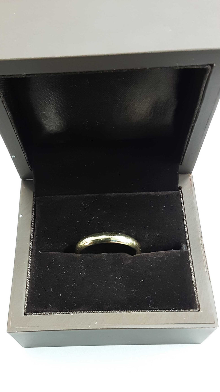 Ring - Wedding Band - Yellow Gold 10k (.417) 4.1 grams Size 11