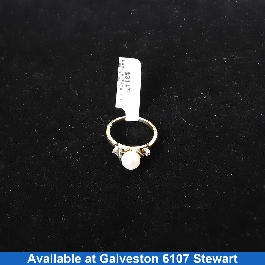 Women's Ring - Yellow Gold 10k (.417) 2.8 grams Size 7