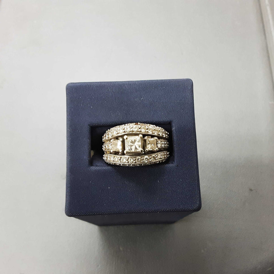 Women's Ring - White Gold 14k (.585) 12.8 grams Size 5