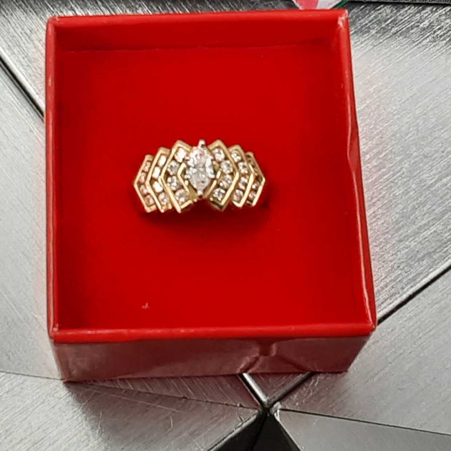 Women's Ring - Yellow Gold 14k (.585) 8.5 grams Size 6.5