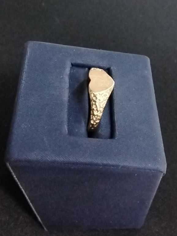 Women's Ring - Yellow Gold 14k (.585) 2.2 grams Size 20