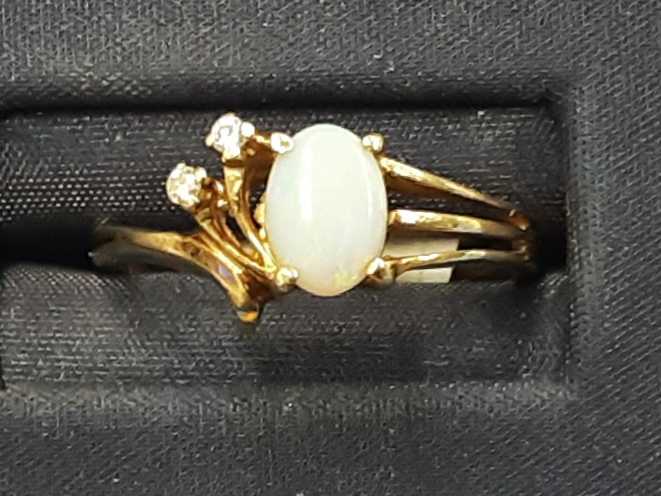 Women's Ring - Yellow Gold 14k (.585) 2.7 grams Size 8.5