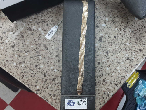 Herringbone Bracelet - Yellow Gold 14k (.585) 8.6 grams 5 inch