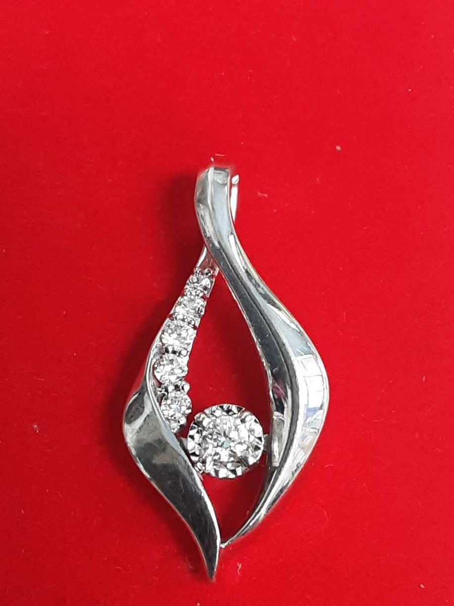 Diamond Pendant - White Gold 14k (.585) 3.4 grams