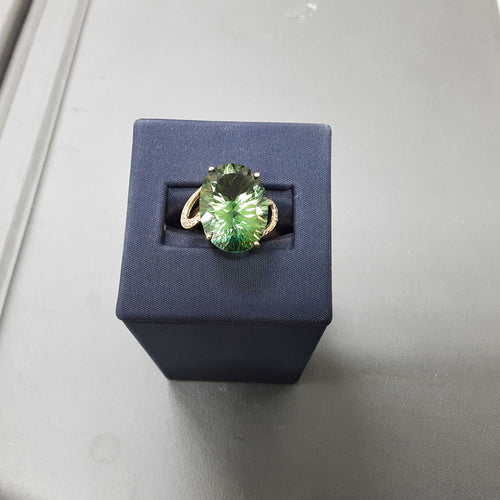 Women's Ring - Yellow Gold 10k (.417) 5.5 grams Size 6.5