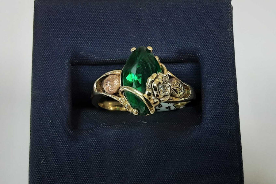 Women's Ring - Yellow Gold 14k (.585) 4.7 grams Size 8.5