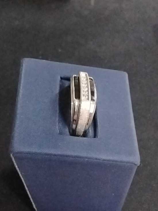 Men's Ring - White Gold 10k (.417) 5.9 grams Size 9