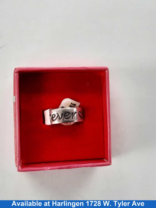 Women's Ring - Silver 6.8 grams Size 7.5
