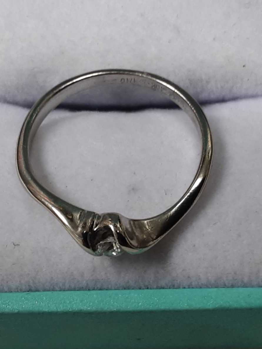 Women's Ring - Solitaire - Yellow Gold 10k (.417) 1.8 grams Size 7.5