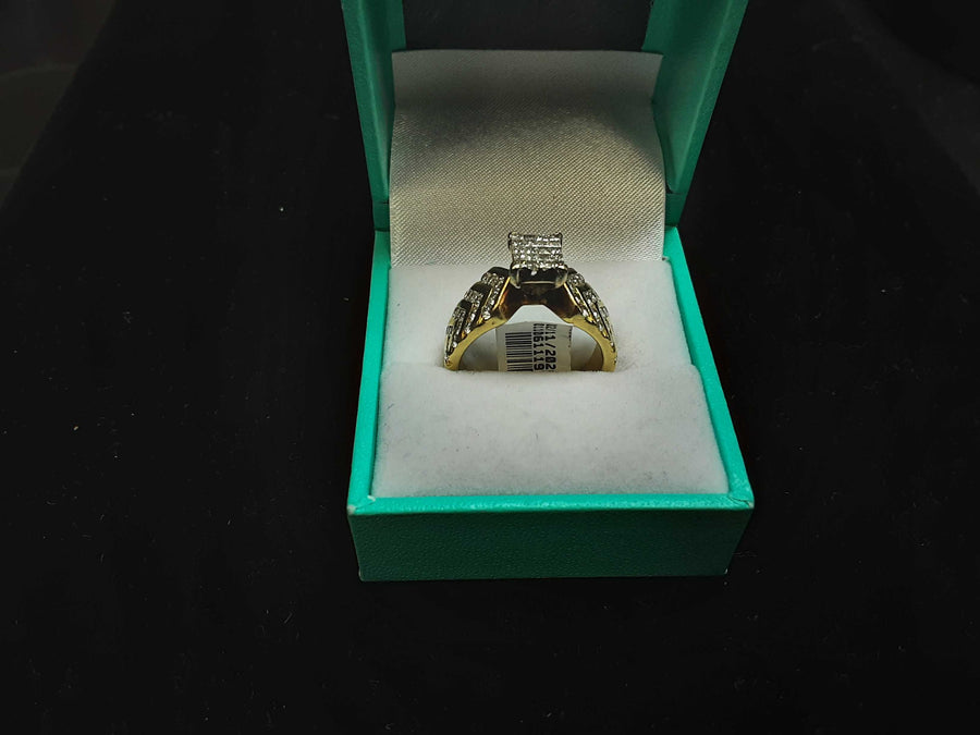 Women's Ring - Yellow Gold 18k (.750) 9.8 grams Size 8