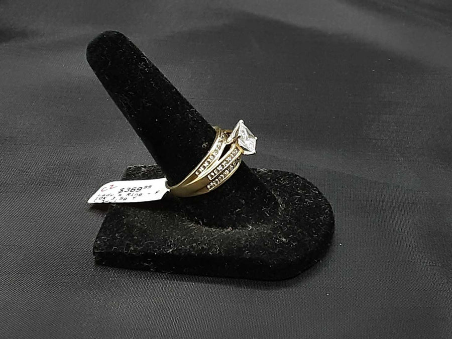 Women's Ring - Yellow Gold 10k (.417) 3.5 grams Size 20