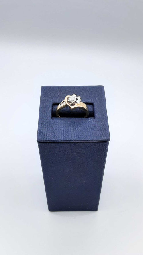 Women's Ring - Yellow Gold 10k (.417) 3.5 grams Size 6