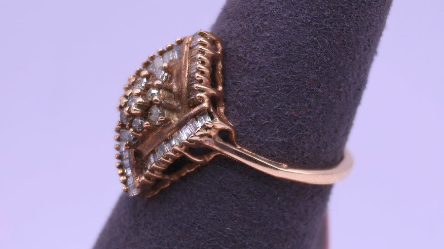 Women's Ring - Yellow Gold 10k (.417) 2.6 grams Size 6