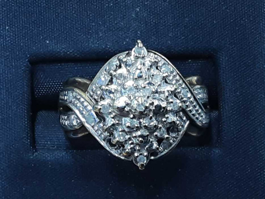 Women's Ring - Yellow Gold 10k (.417) 3.7 grams Size 7