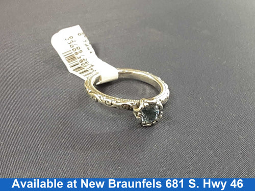 Women's Ring - Silver 3.4 grams Size 6