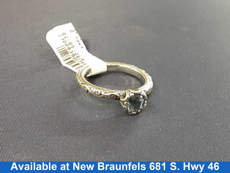 Women's Ring - Silver 3.4 grams Size 6