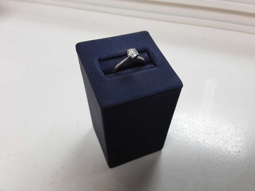 Women's Ring - Solitaire - White Gold 10k (.417) 1.9 grams Size 20