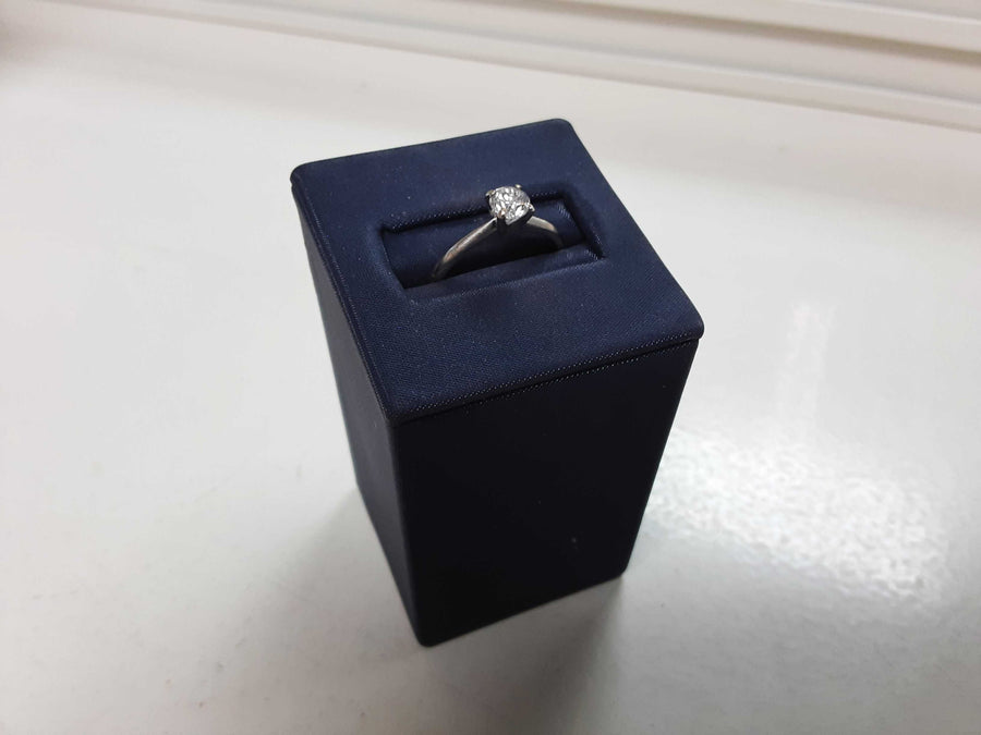 Women's Ring - Solitaire - White Gold 10k (.417) 1.9 grams Size 20