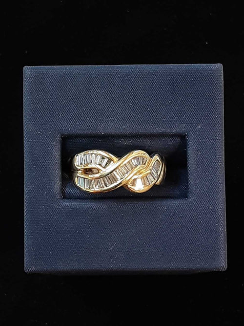 Women's Ring - Yellow Gold 14k (.585) 5.1 grams Size 5.5