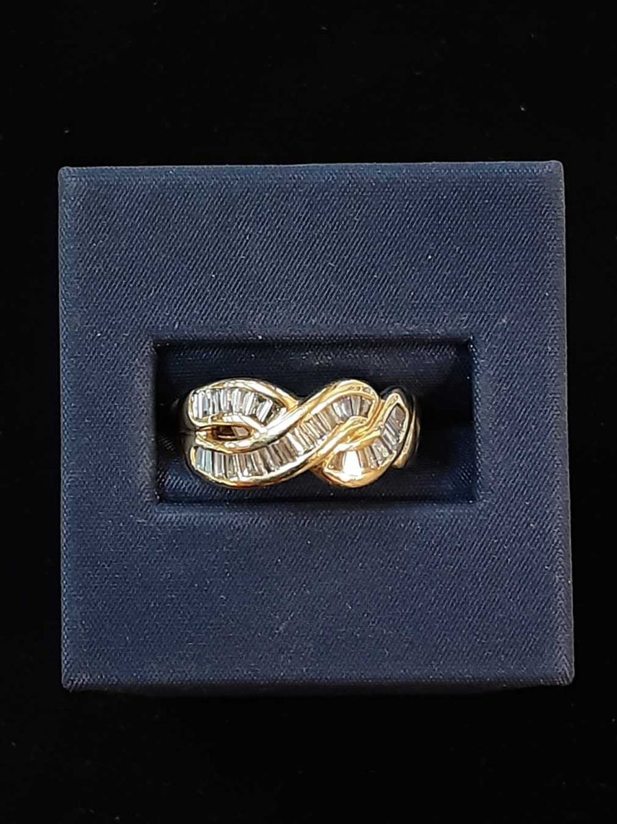 Women's Ring - Yellow Gold 14k (.585) 5.1 grams Size 5.5