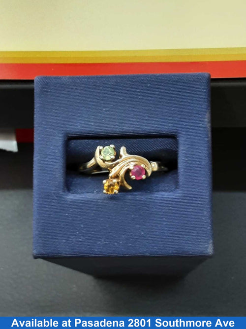 Women's Ring - Yellow Gold 10k (.417) 3.1 grams Size 10.5