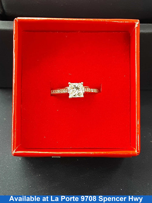 Ring - Wedding Band - White Gold 18k (.750) 3.6 grams Size 7
