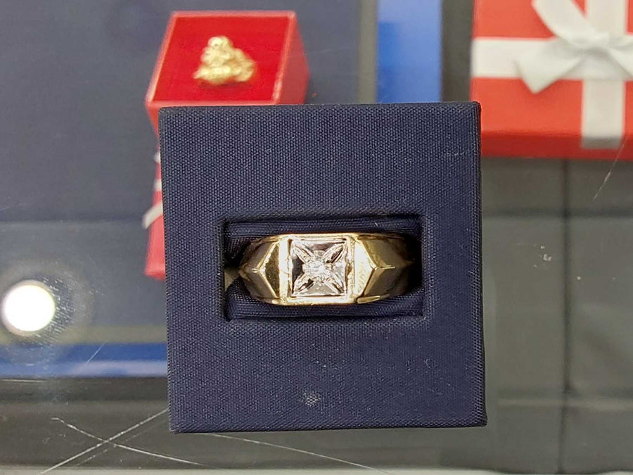 Men's Ring - Yellow Gold 10k (.417) 7.2 grams Size 9