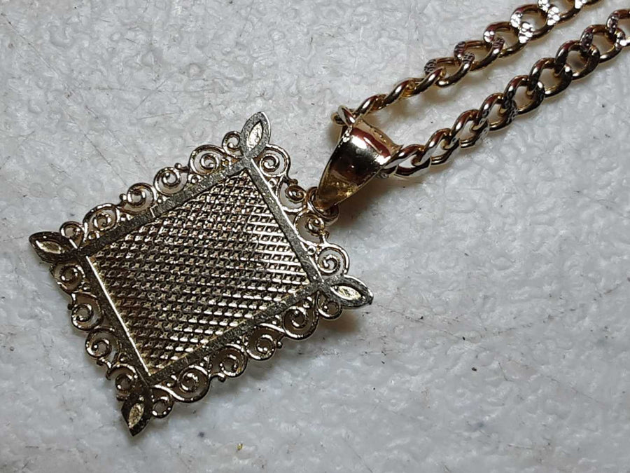 Chain - Yellow Gold 10k (.417) 3.4 grams 18 inch