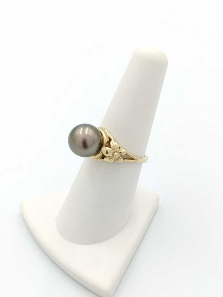 Women's Ring - Yellow Gold 14k (.585) 4.2 grams Size 7