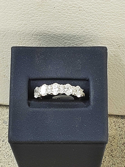 Ring - Channel Set - White Gold 14k (.585) 3.1 grams Size 8