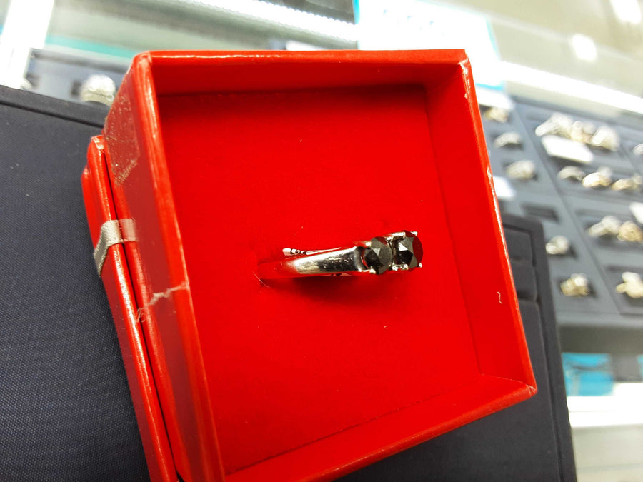 Women's Ring - White Gold 10k (.417) 2.6 grams Size 6.5