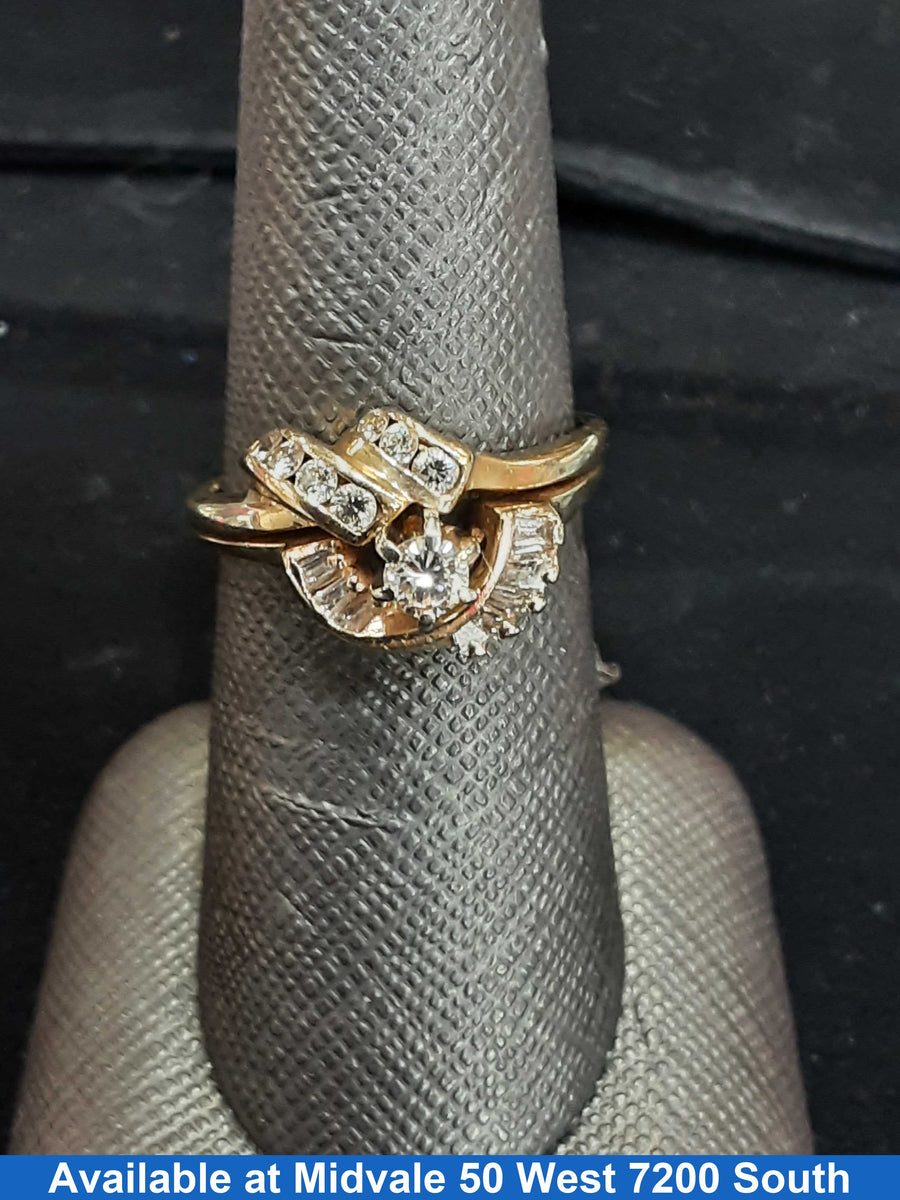 Women's Ring - Yellow Gold 14k (.585) 4.4 grams Size 7