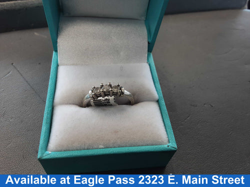 Women's Ring - White Gold 10k (.417) 2.3 grams Size 7.5