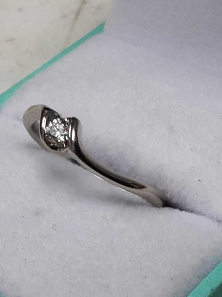 Women's Ring - Solitaire - Yellow Gold 10k (.417) 1.8 grams Size 7.5