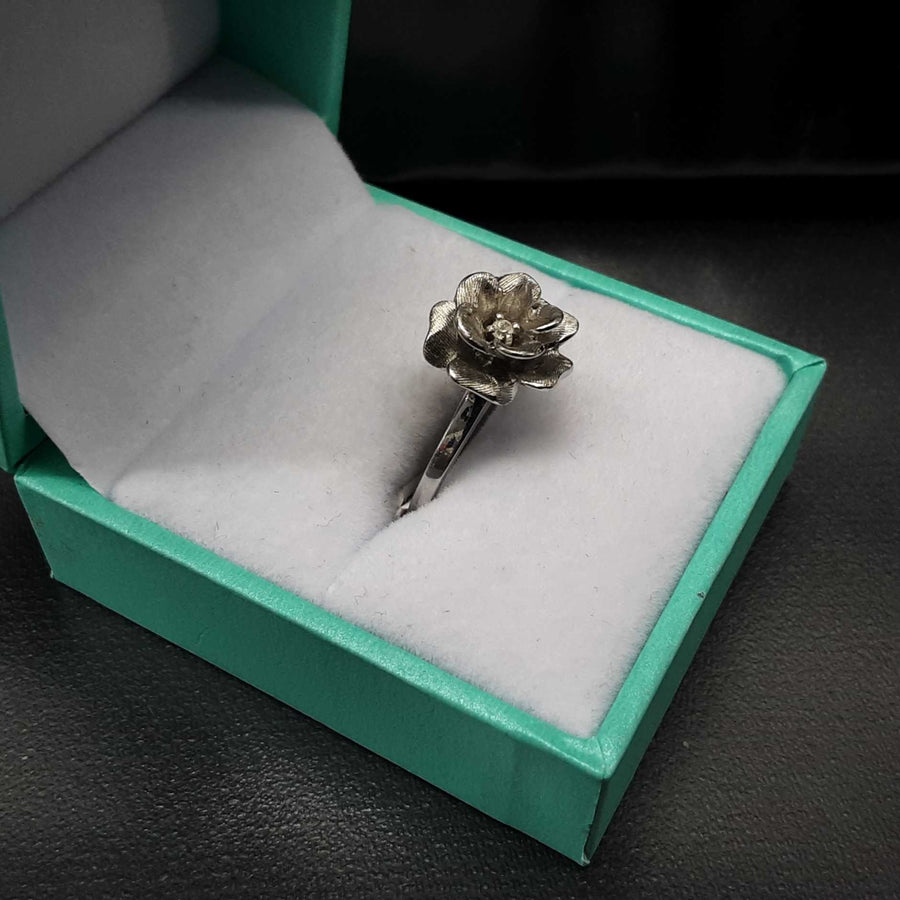 Women's Ring - White Gold 10k (.417) 3.7 grams Size 6.5