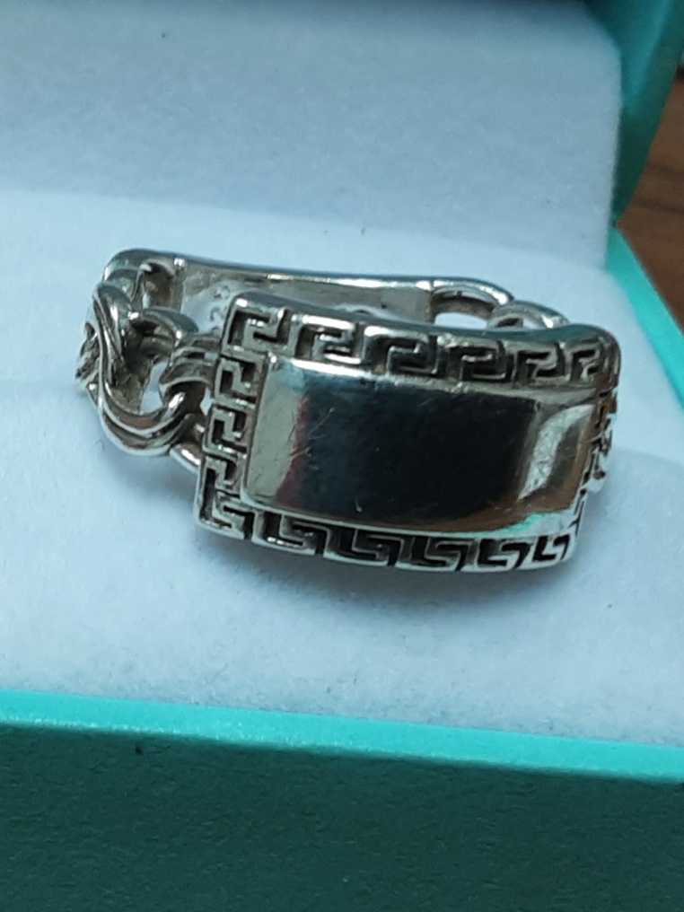 Men's Ring - Silver 5.4 grams Size 9.5