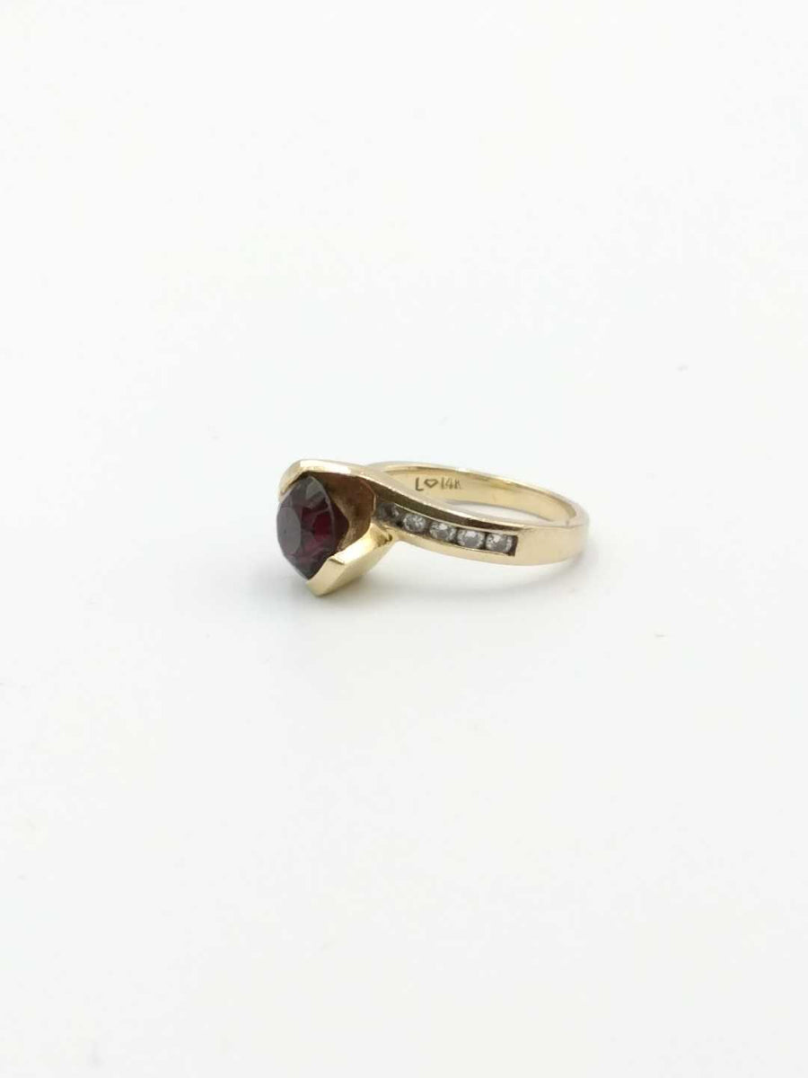Women's Ring - Solitaire - Yellow Gold 14k (.585) 4.7 grams Size 6