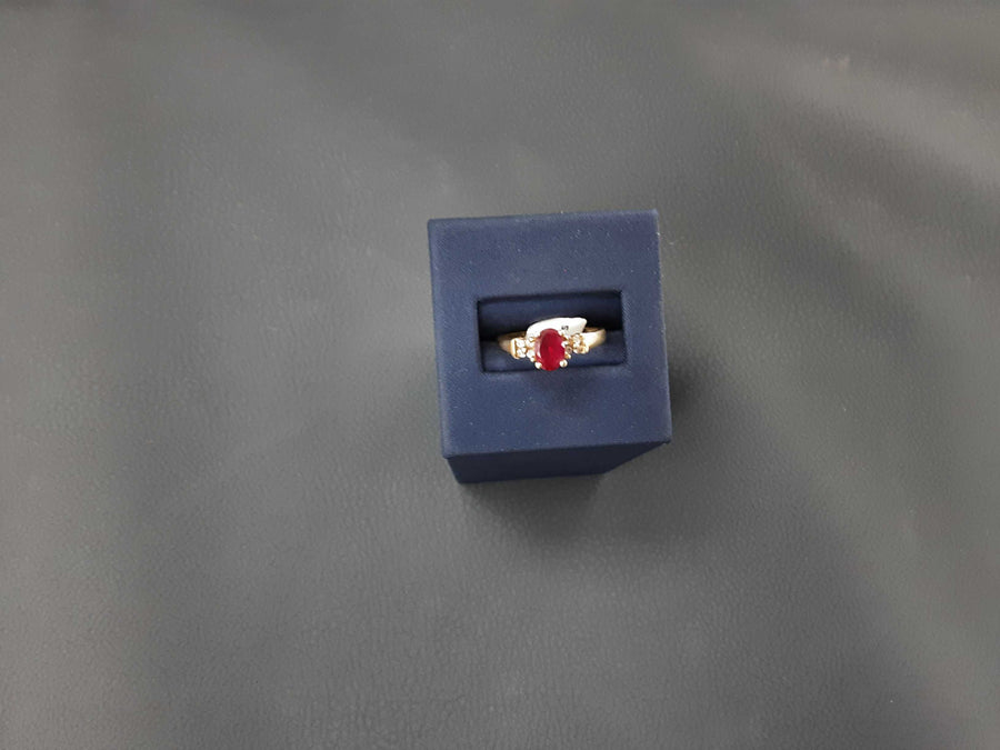 Women's Ring - Solitaire - Yellow Gold 10k (.417) 1.9 grams Size 7