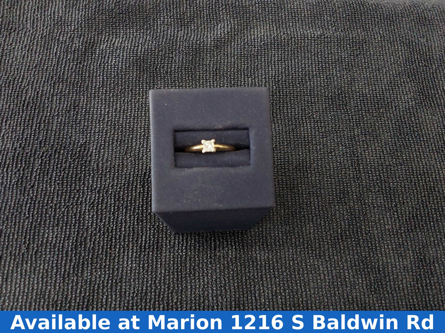 Women's Ring - Solitaire - Yellow Gold 14k (.585) 1.8 grams Size 7