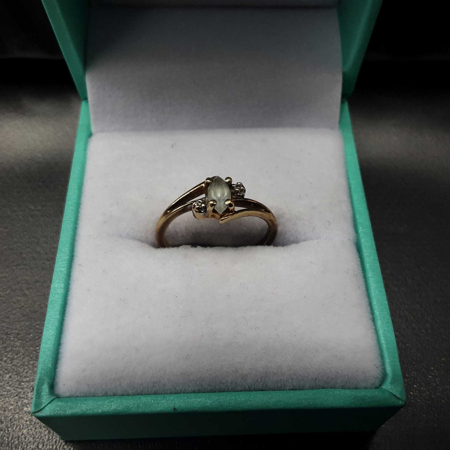 Women's Ring - Yellow Gold 10k (.417) 1.4 grams Size 4.5