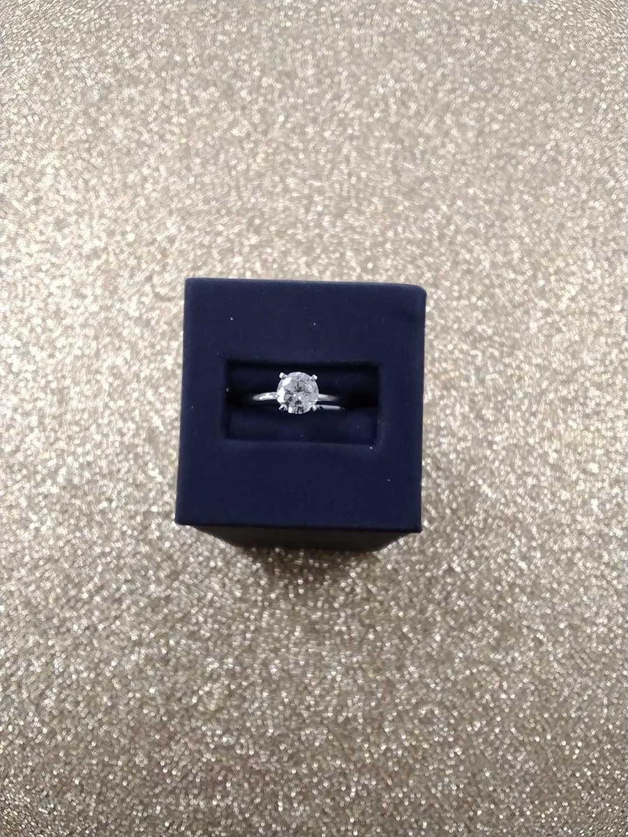Women's Ring - Solitaire - White Gold 14k (.585) 2.6 grams Size 7